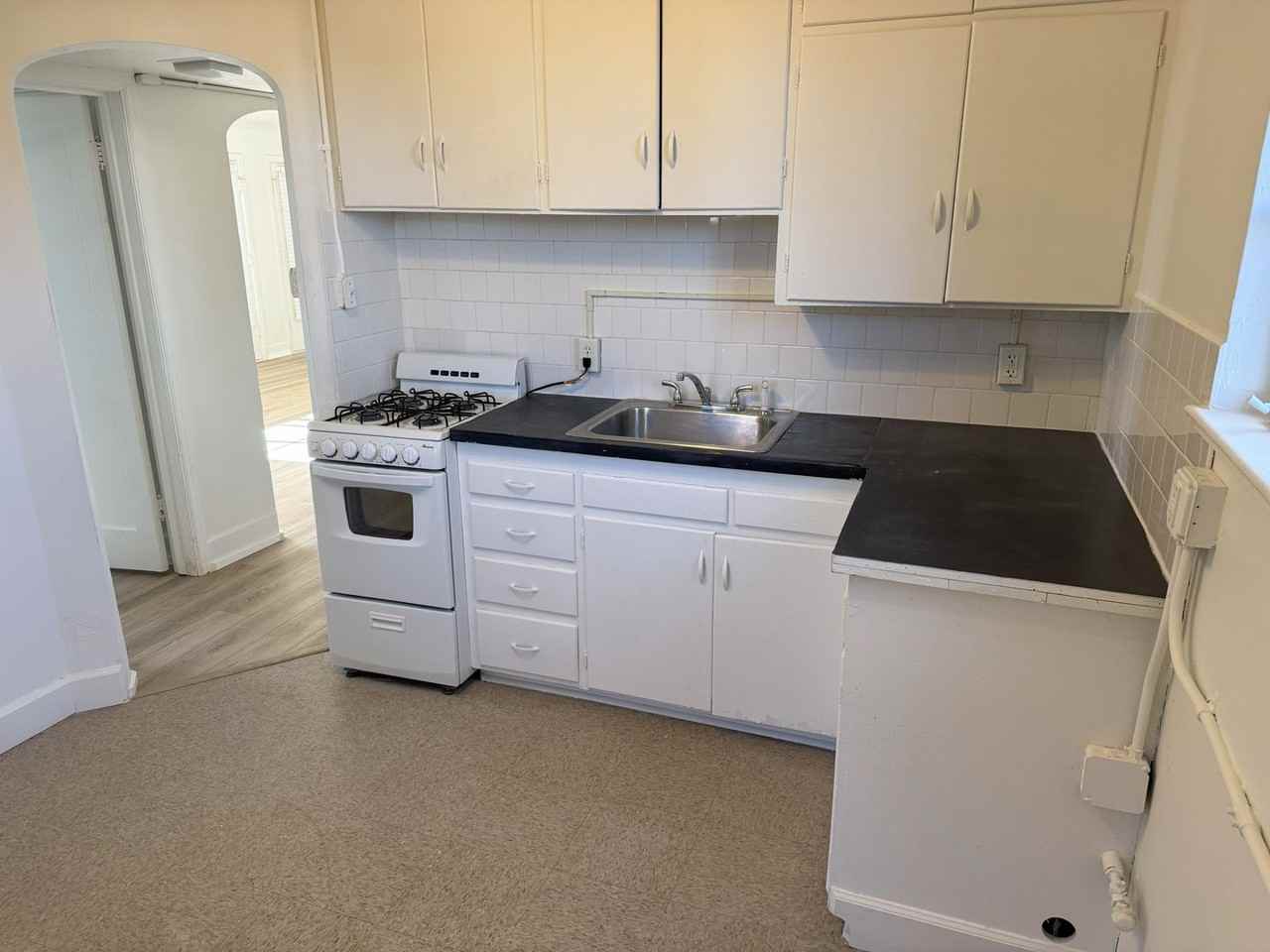 209 1st St #C - Photo 2 of 11