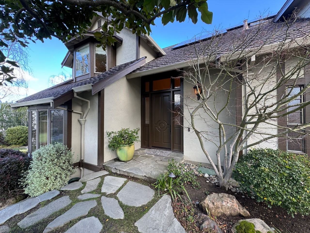 624 Ironbark Cir - Photo 2 of 50