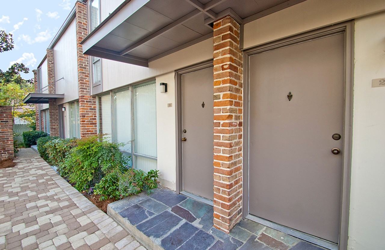 Registry - Photo 5 of 11