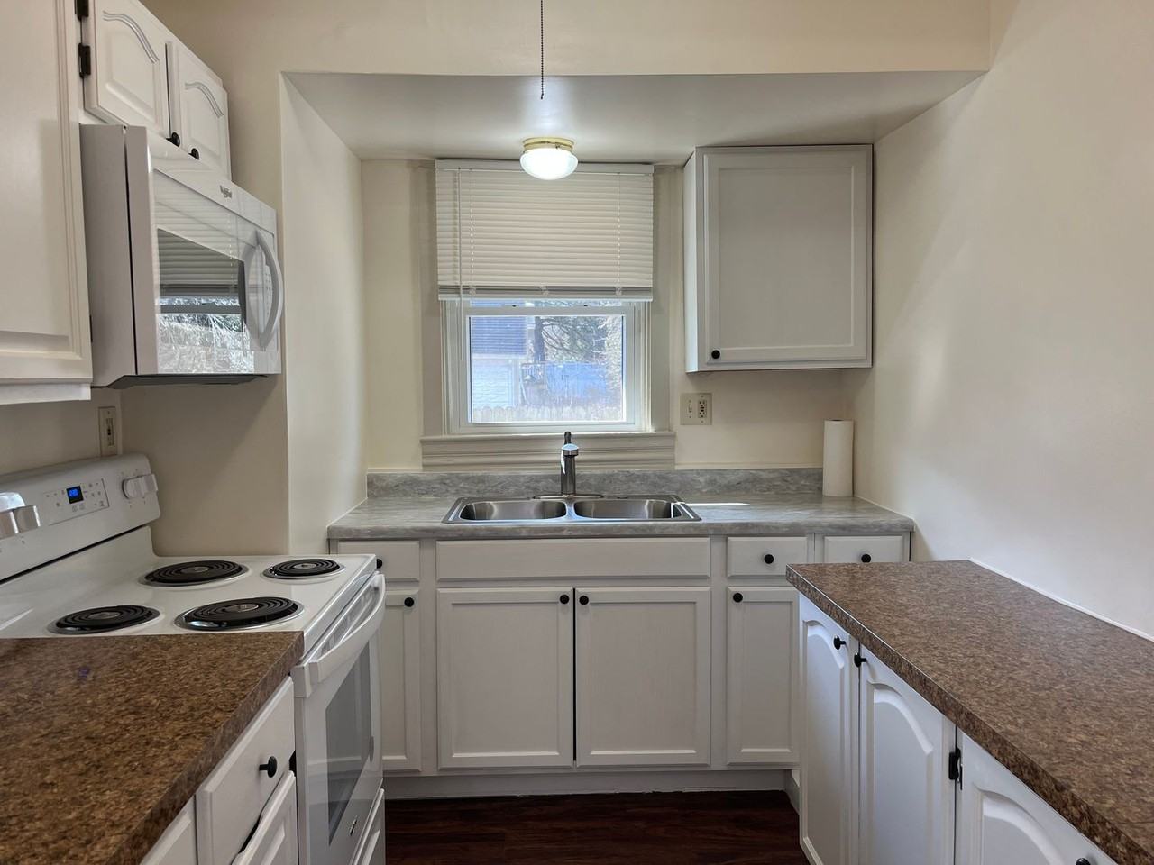 70 S Pitt St - Photo 3 of 32