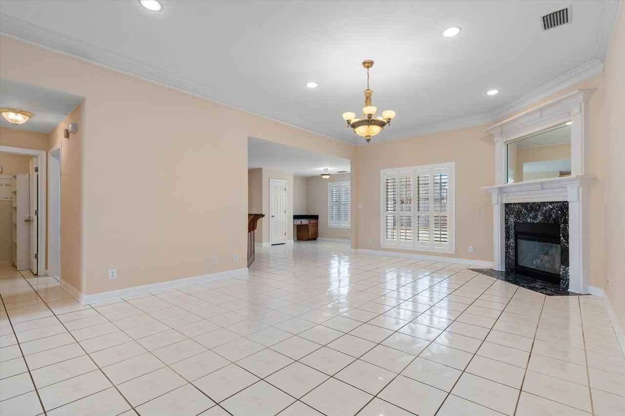 1549 Vassar Ct - Photo 2 of 20