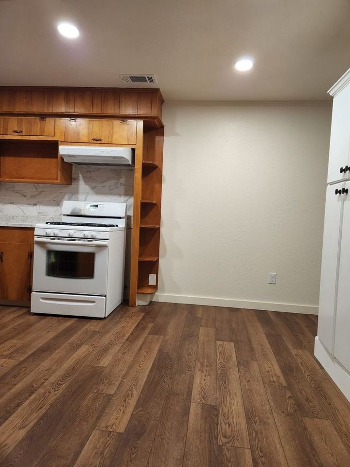 1827 S Fredonia St - Photo 3 of 50