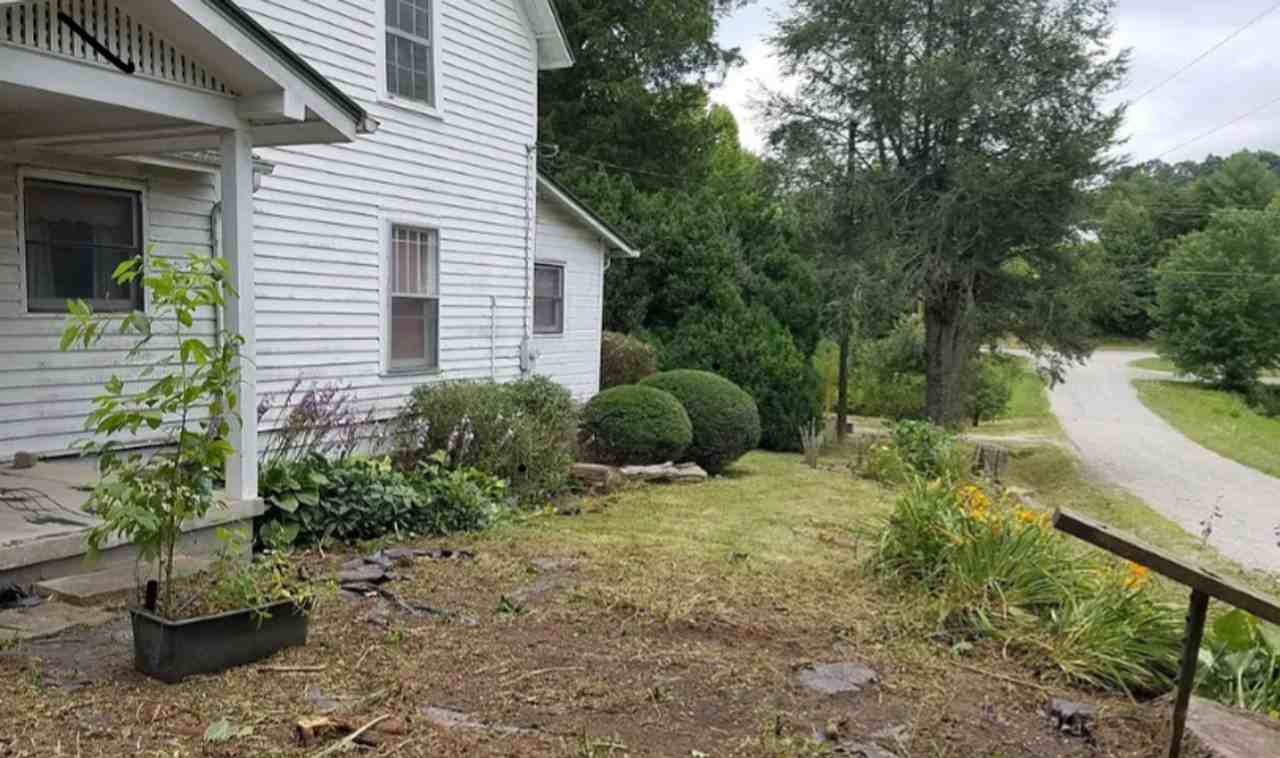 50 Hampton Place Rd - Photo 2 of 19