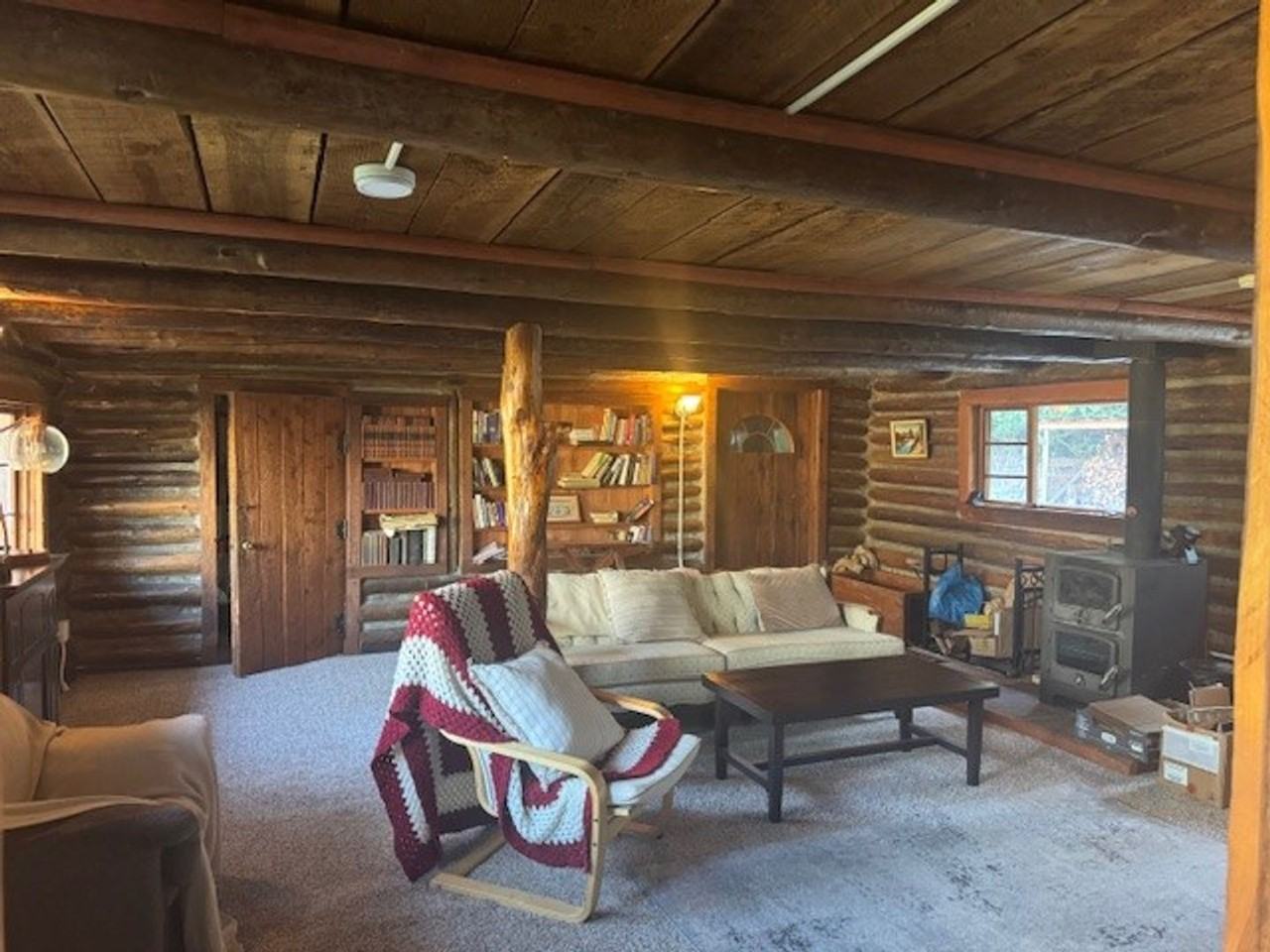 17049 Reichel Rd Se - Photo 2 of 31