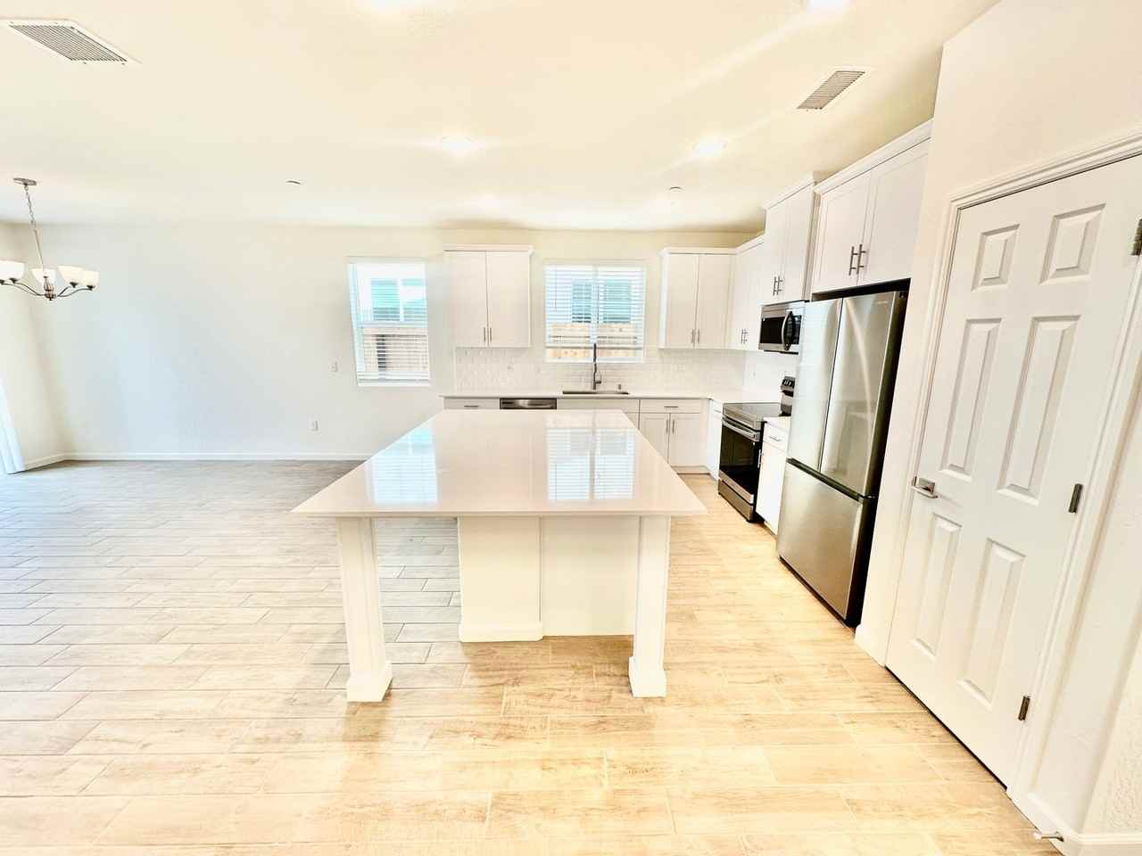 180 Journey Way S - Photo 4 of 34