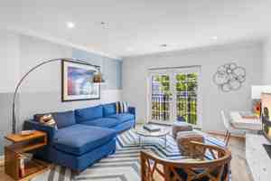 featured image of 200 College Pl