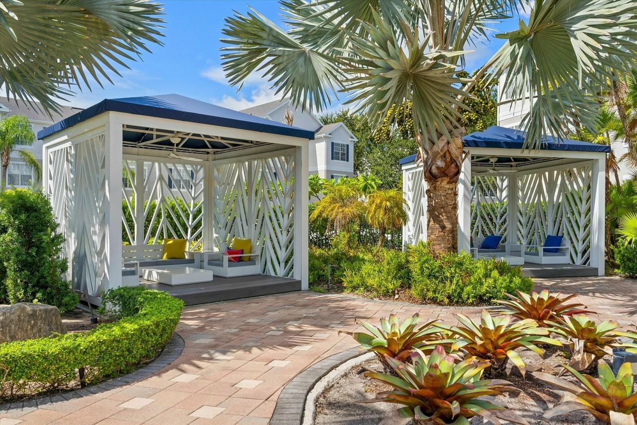 Grandeville at RiverPlace - Photo 4 of 50