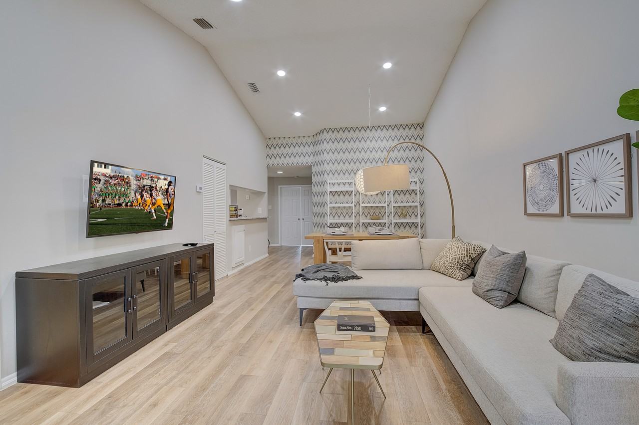 Addison Place - Photo 2 of 31