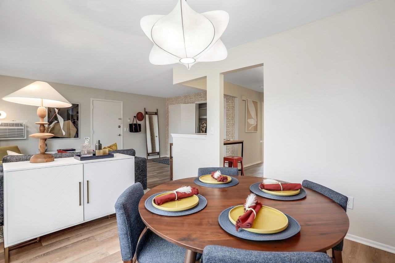 Independence Green Apts - Photo 2 of 50