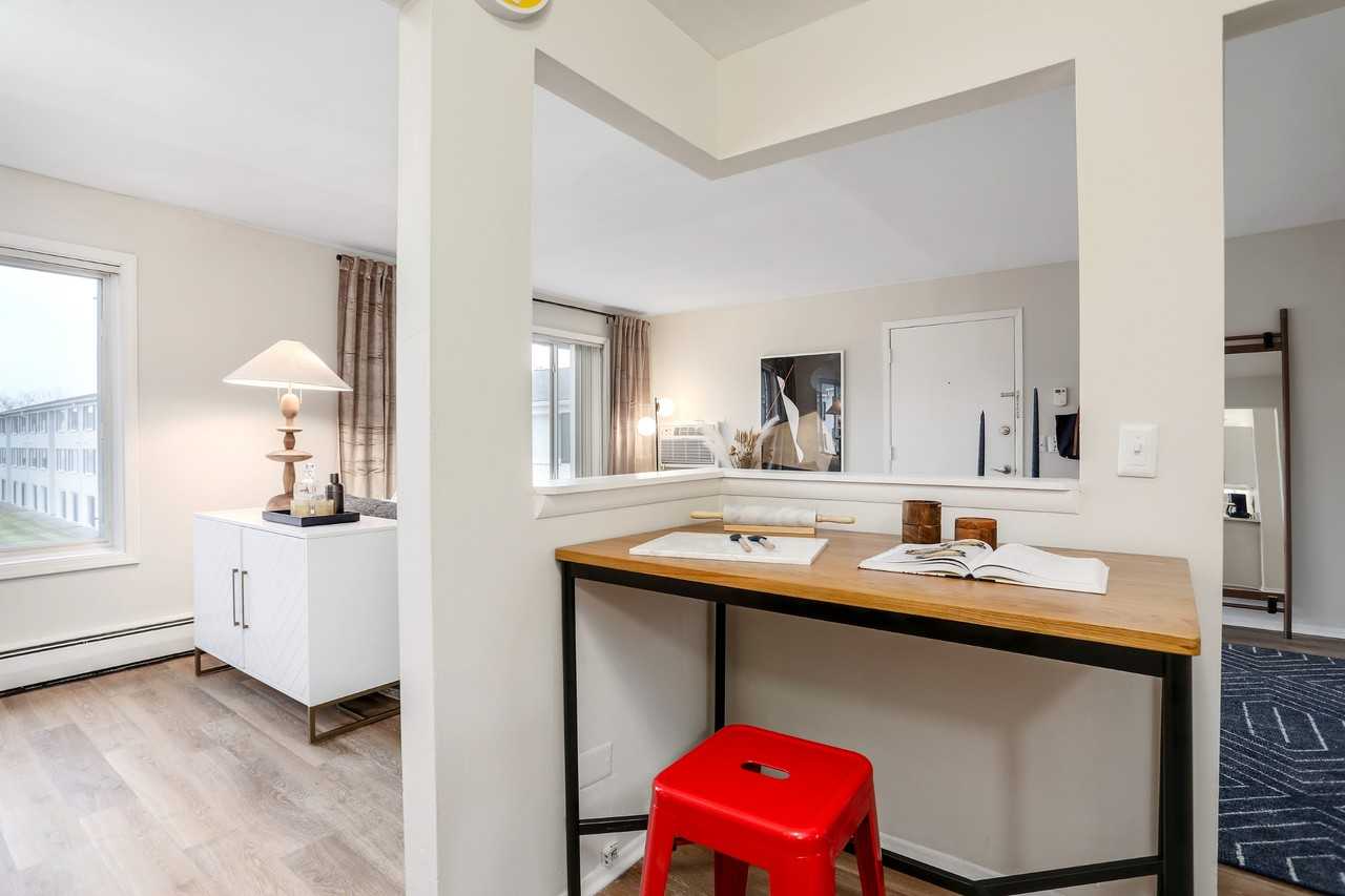 Independence Green Apts - Photo 6 of 50