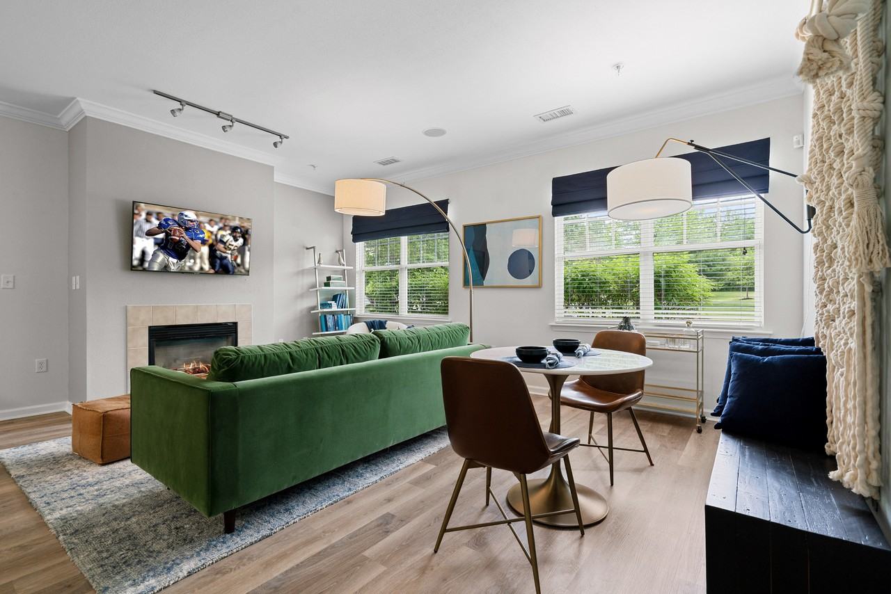 Charles At Bellingham - Photo 6 of 38