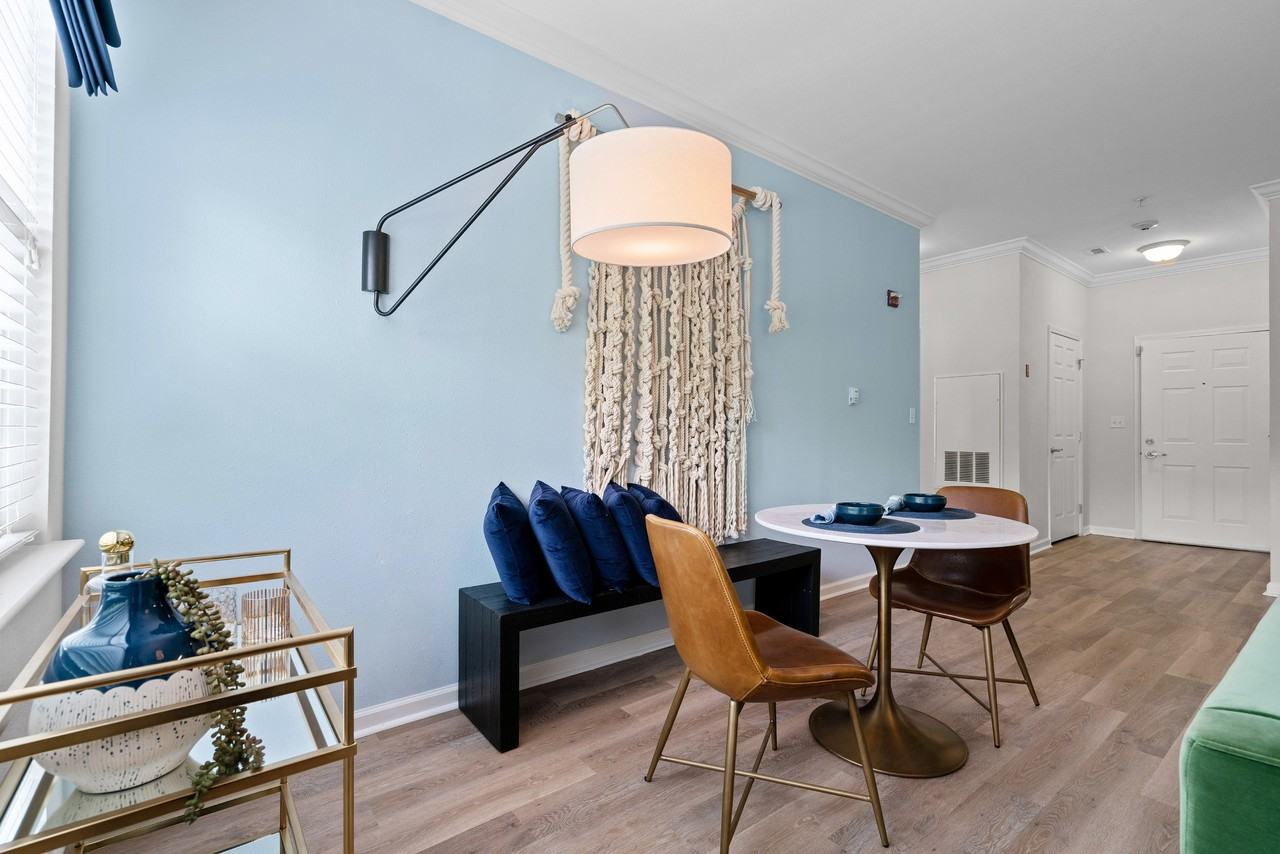 Charles At Bellingham - Photo 7 of 38