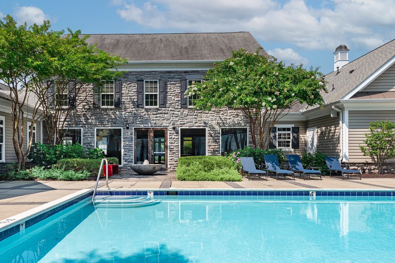 Belmont Station - Photo 4 of 50