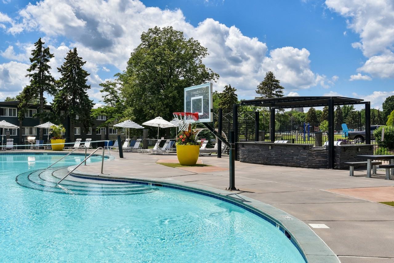 Concierge - Photo 6 of 50