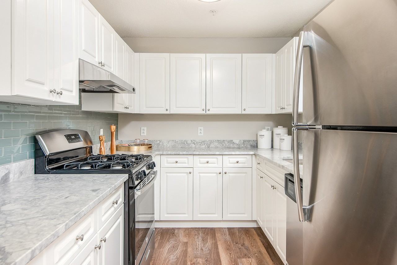 Essex Apartment Homes - Photo 2 of 32