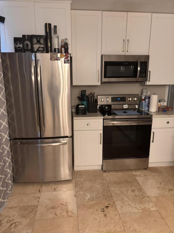 549 Tyrone Rd - Photo 2 of 8