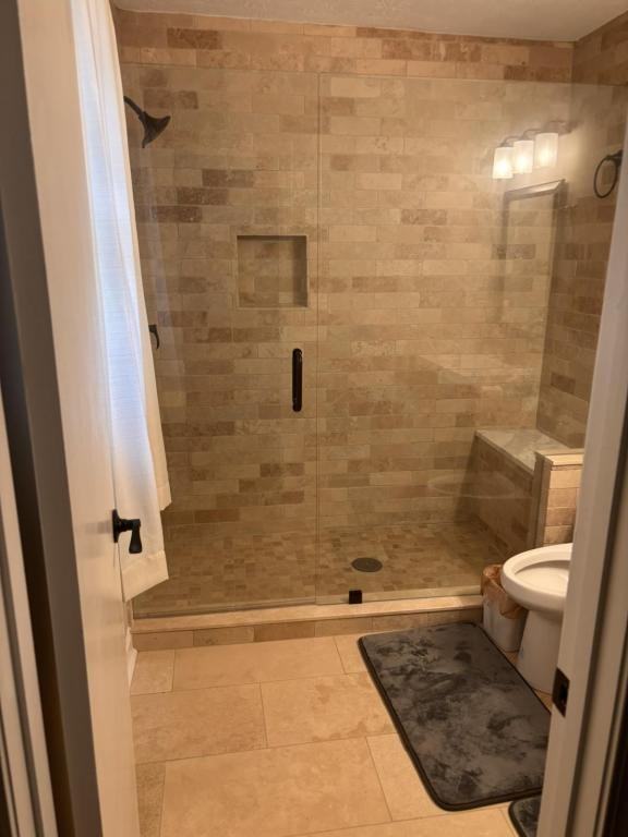 549 Tyrone Rd - Photo 3 of 8