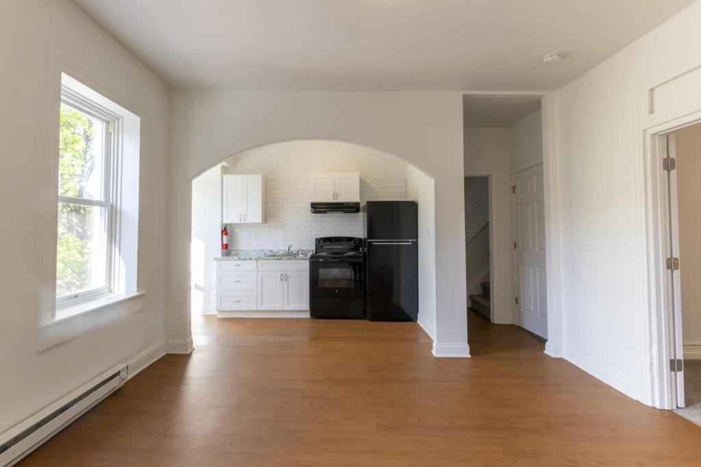 529 Cumberland St Apt B - Photo 5 of 18