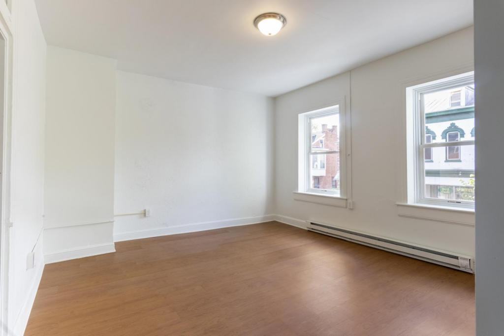 529 Cumberland St Apt B - Photo 7 of 18
