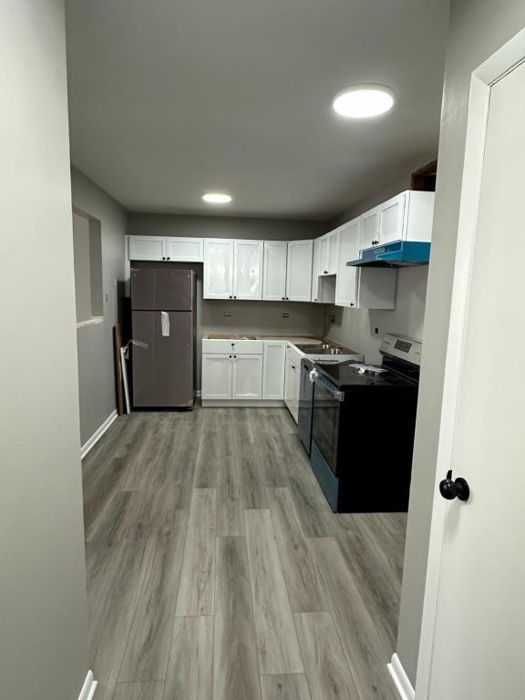 8646 S Roberts Rd - Photo 5 of 11