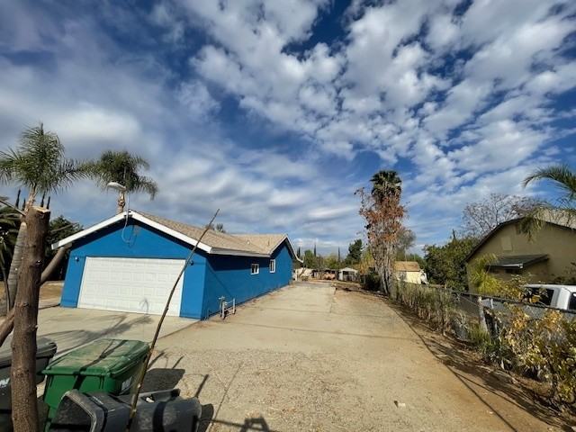 20620 Myron St - Photo 2 of 28