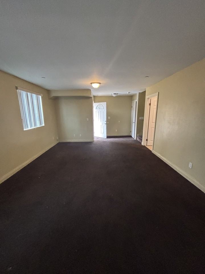 616 E 84th Pl #616 - Photo 4 of 11