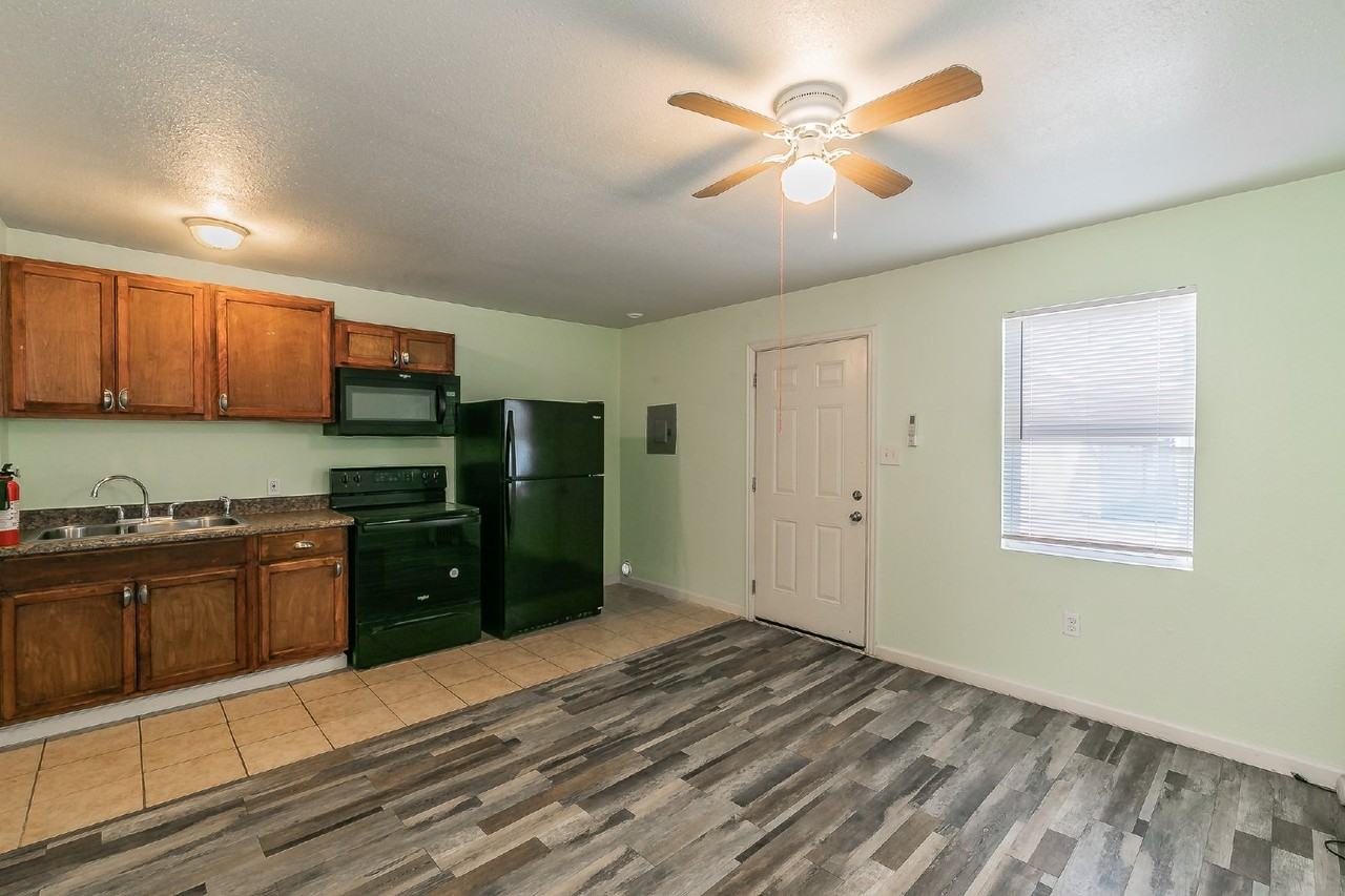 3524 Avenue M - Photo 3 of 17