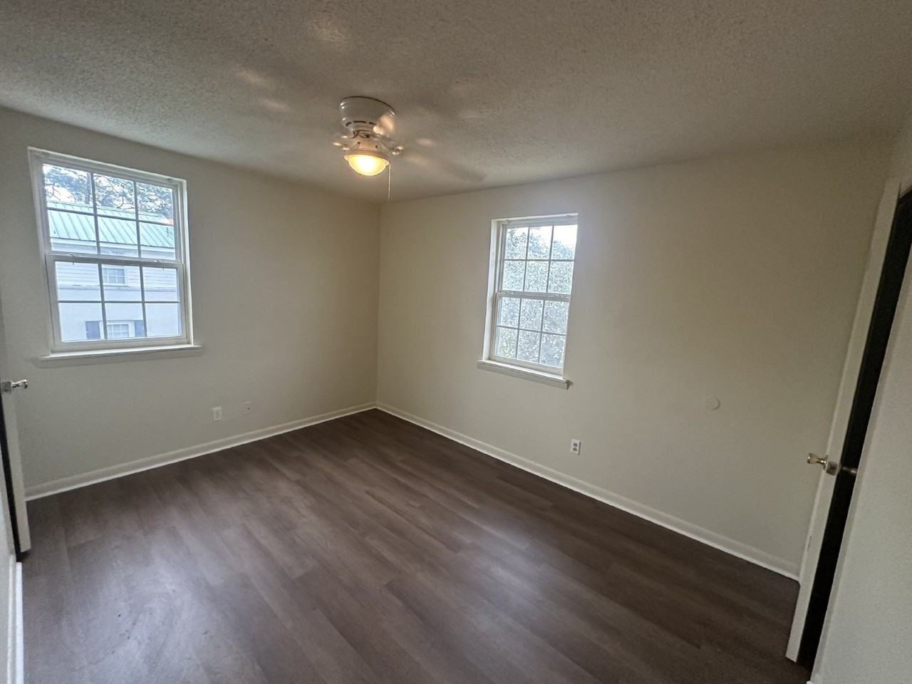 300A Pleasant St - Photo 5 of 6