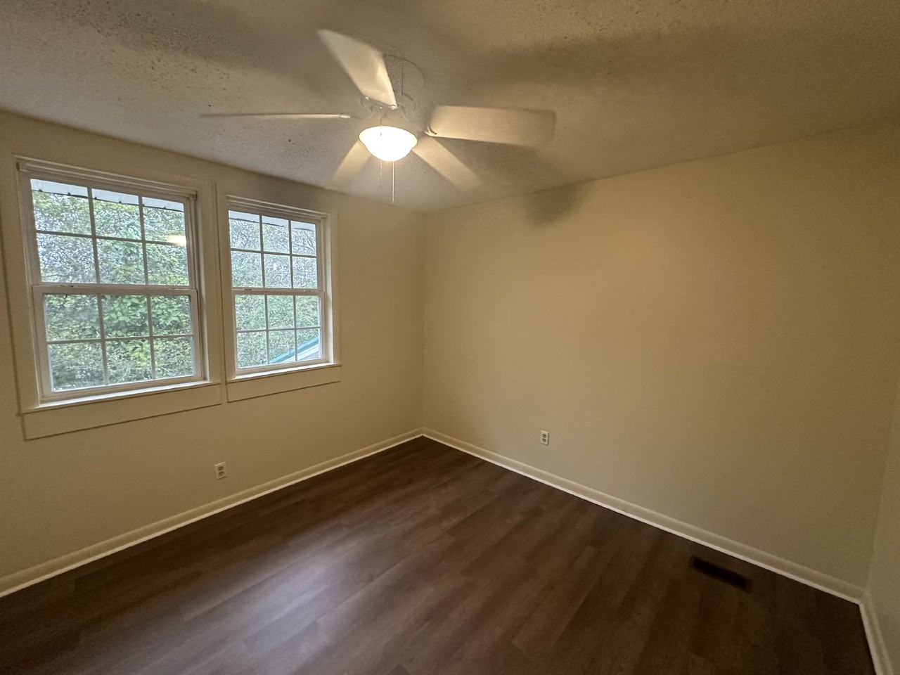 300A Pleasant St - Photo 6 of 6