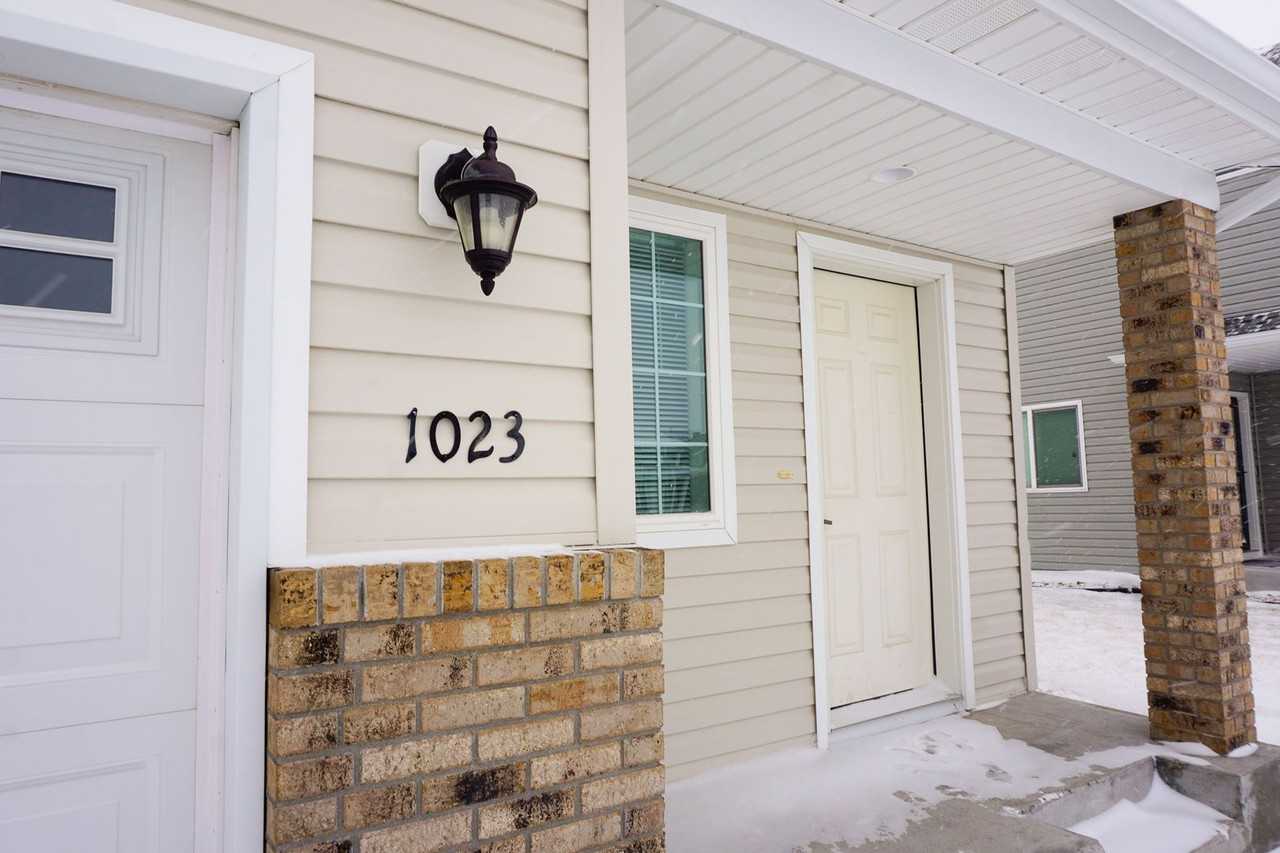 1023 29th Ave W - Photo 2 of 48