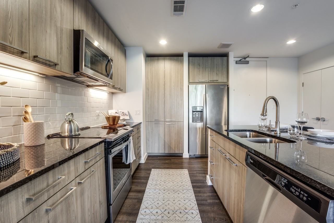 Avenue Grove - Photo 4 of 37