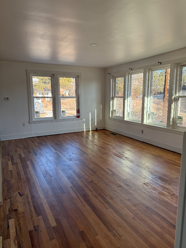 2145 34th St #B - Photo 3 of 9