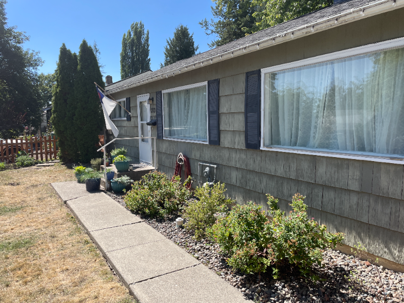 213 N Grant St - Photo 2 of 9