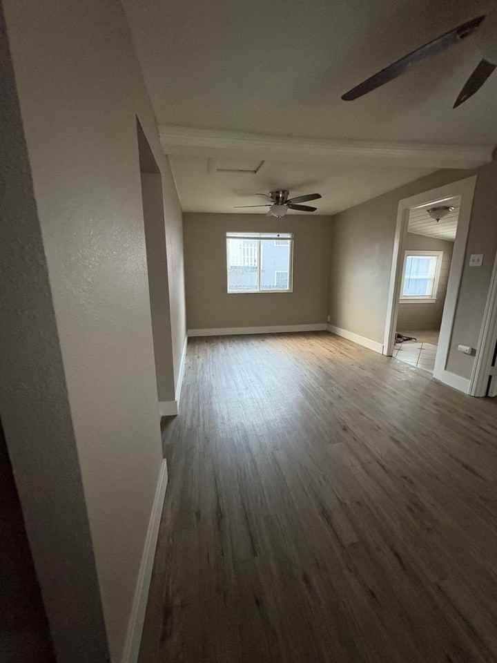 418 3rd St - Photo 3 of 8