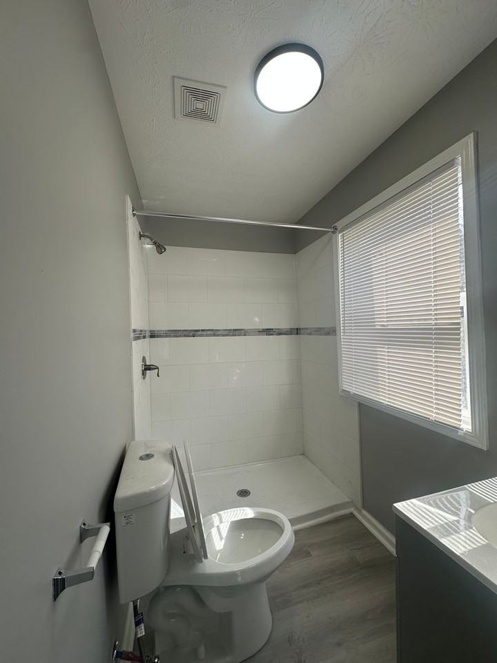 Irvington Living III - Photo 6 of 13
