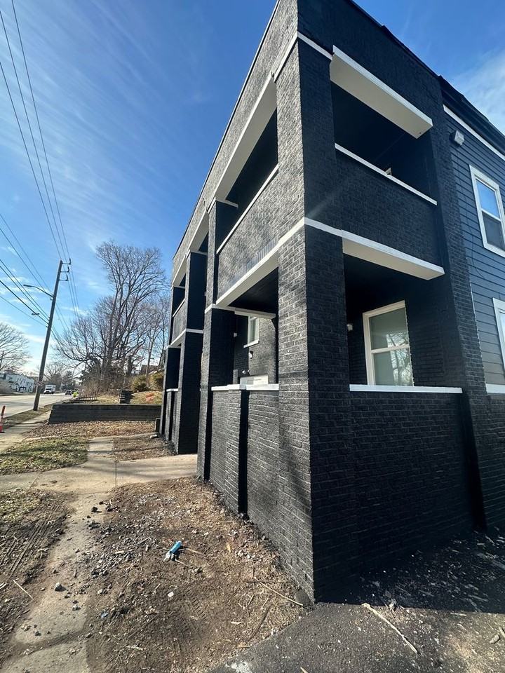 Irvington Living III - Photo 4 of 13