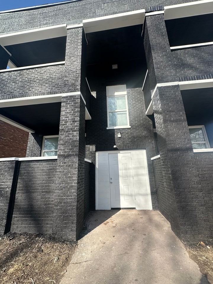 Irvington Living III - Photo 6 of 13