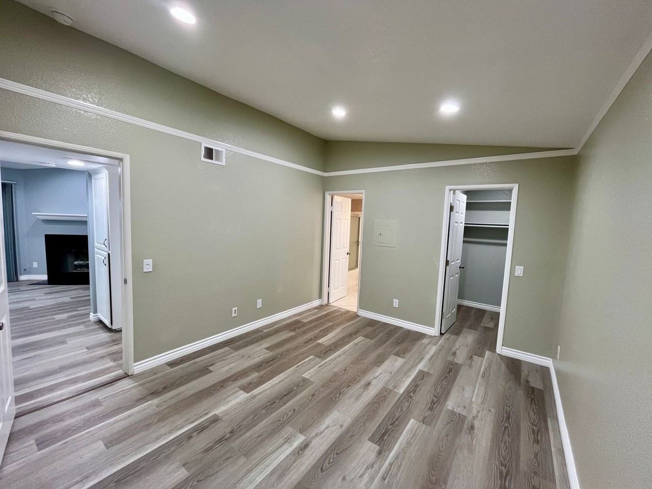 5094 Via Manos #G - Photo 7 of 20