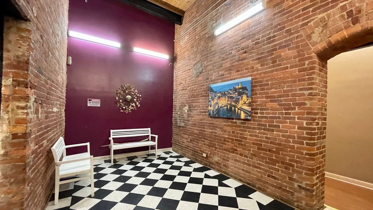 201 S Hoskins Rd #317 - Photo 3 of 23