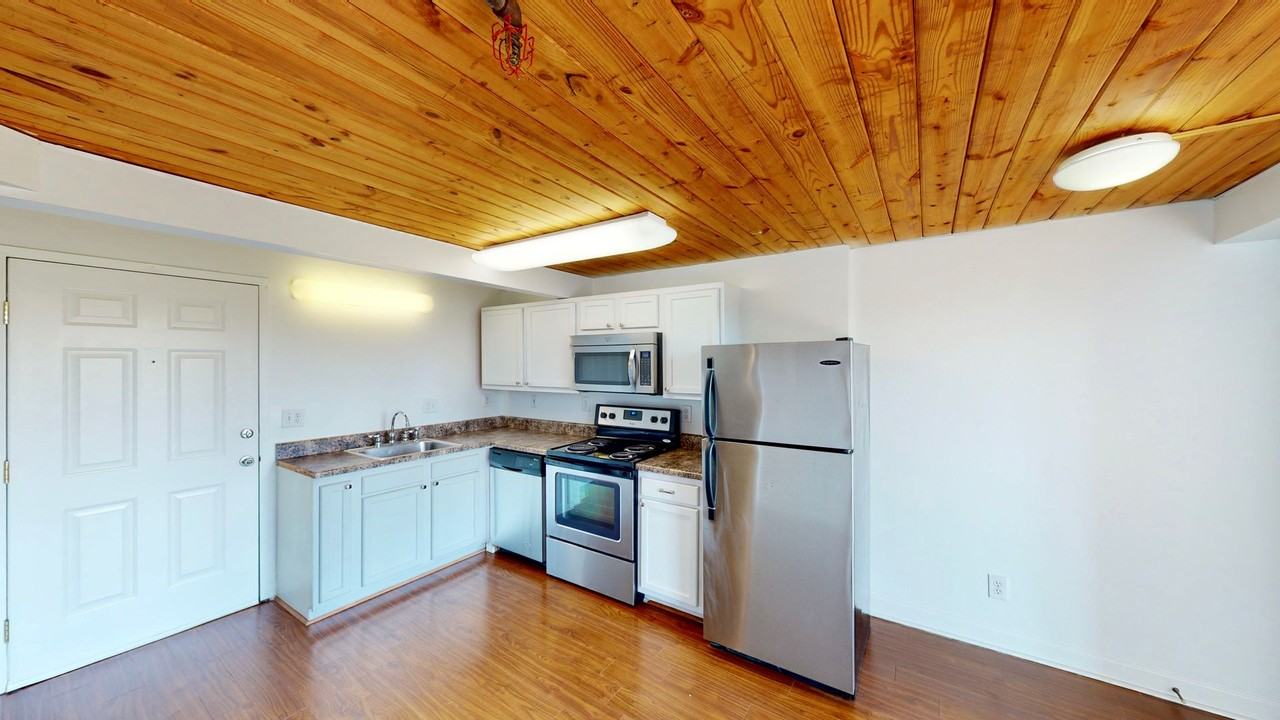 201 S Hoskins Rd #317 - Photo 4 of 23