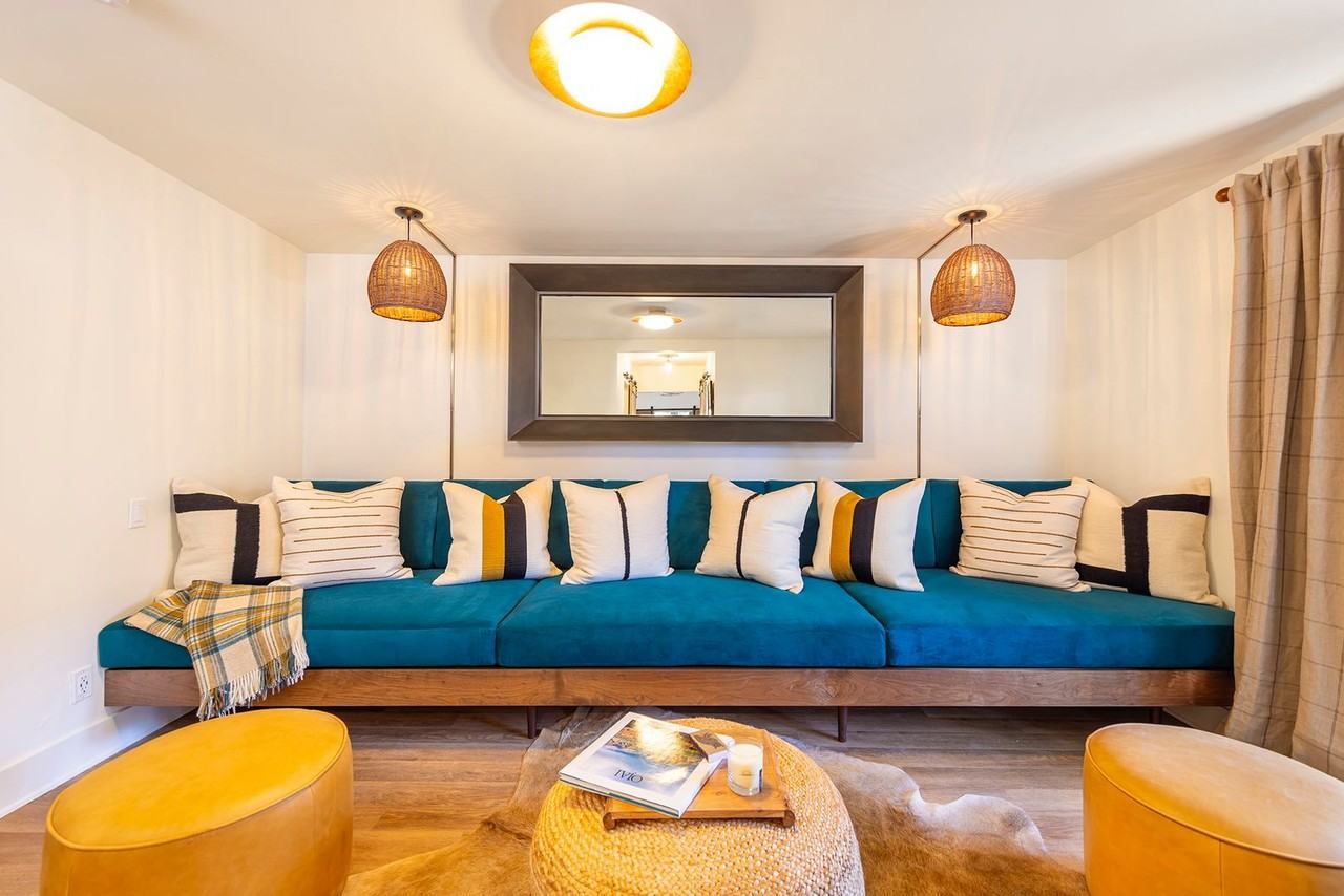 917 Bryant Pl - Photo 3 of 34