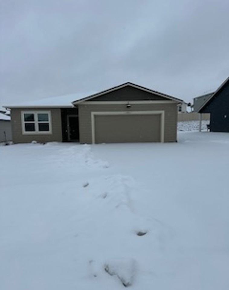 601 E L St - Photo 3 of 44