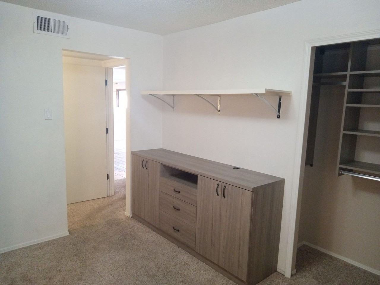 4528 Acapulco Dr Ne - Photo 3 of 11