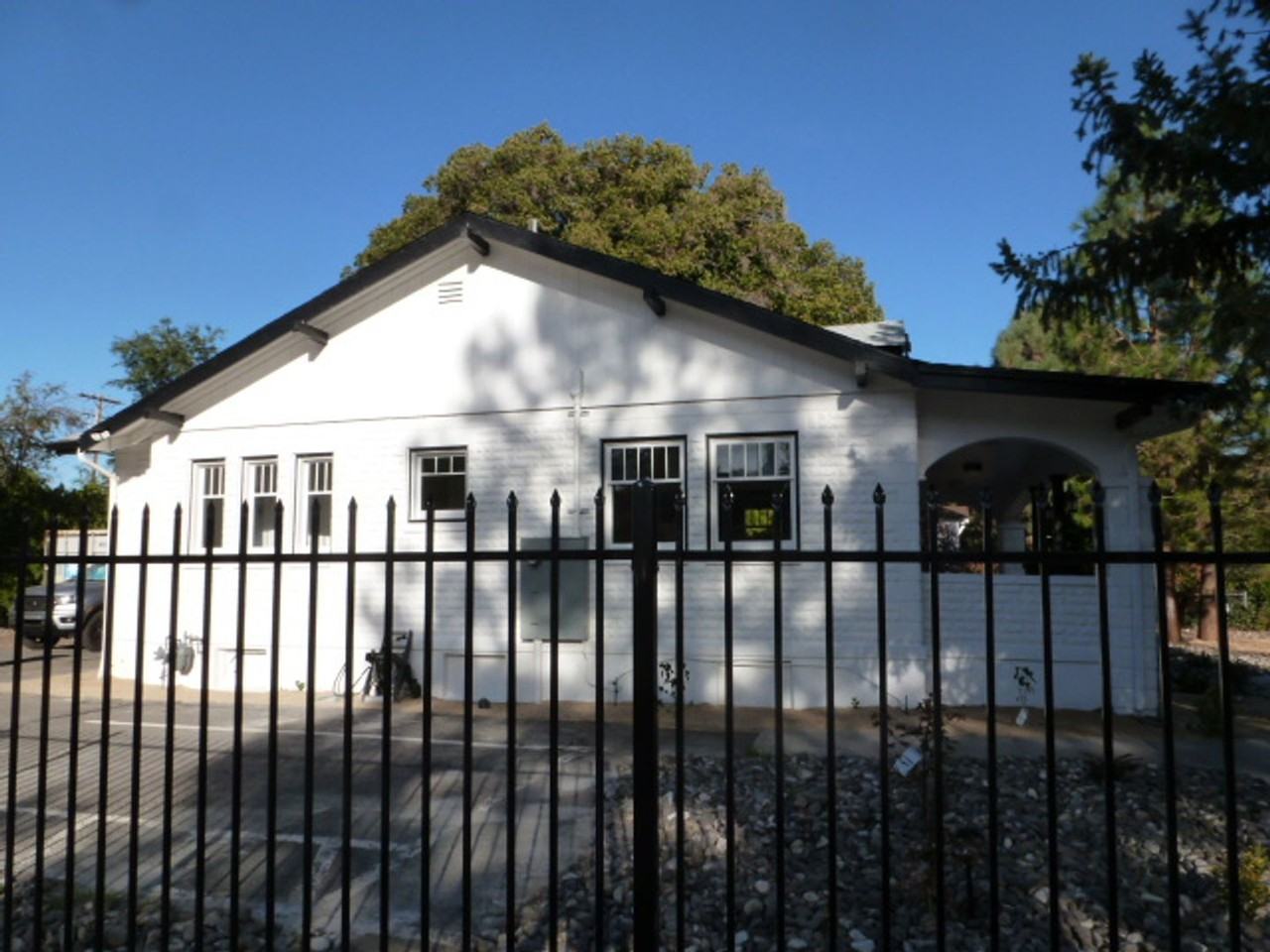 1145 W 1st St - Photo 6 of 35