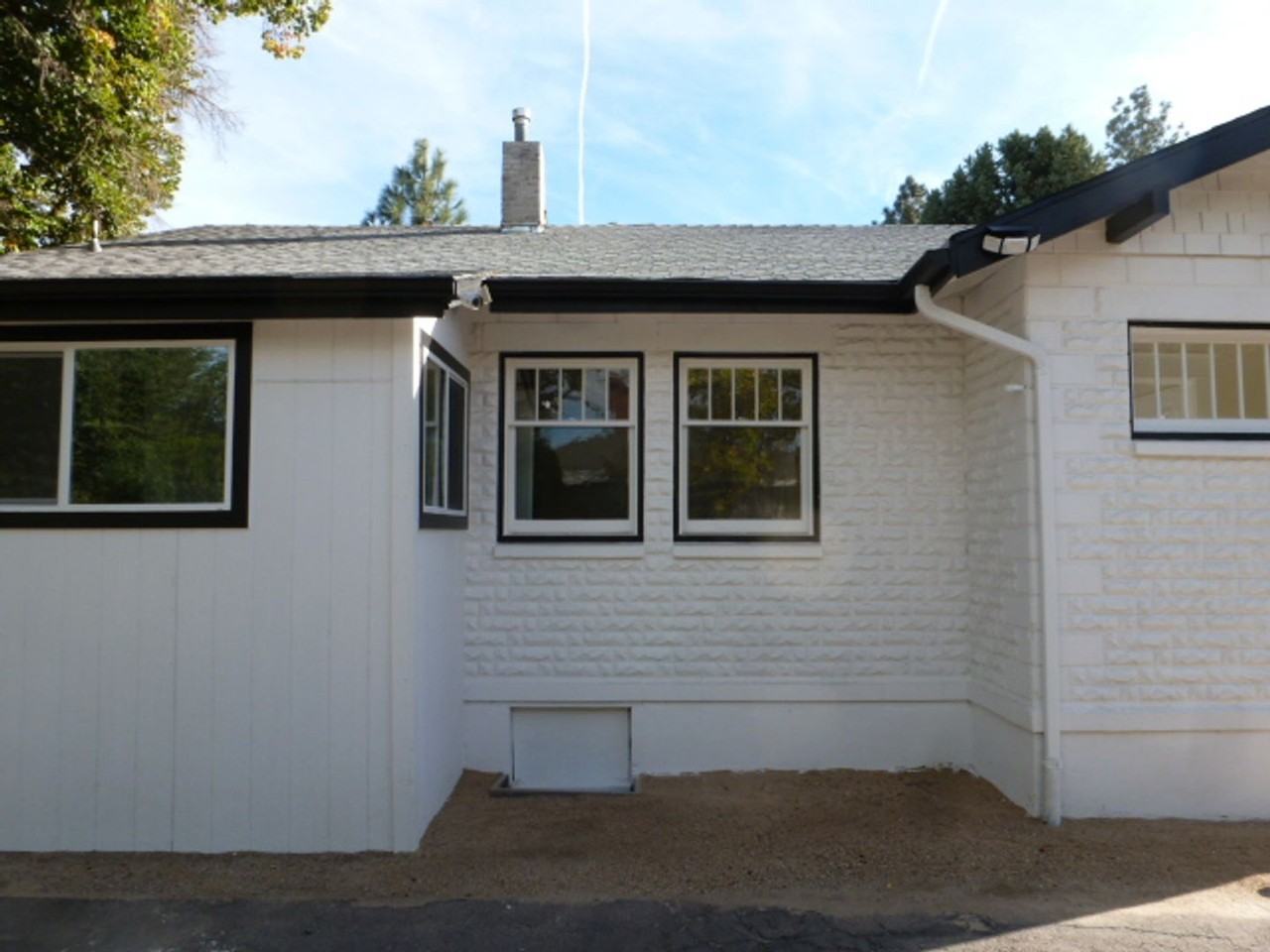 1145 W 1st St - Photo 7 of 35