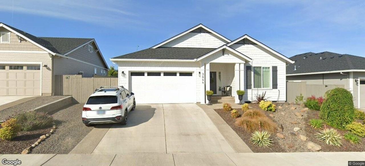 3844 Arena Dr - Photo 2 of 22