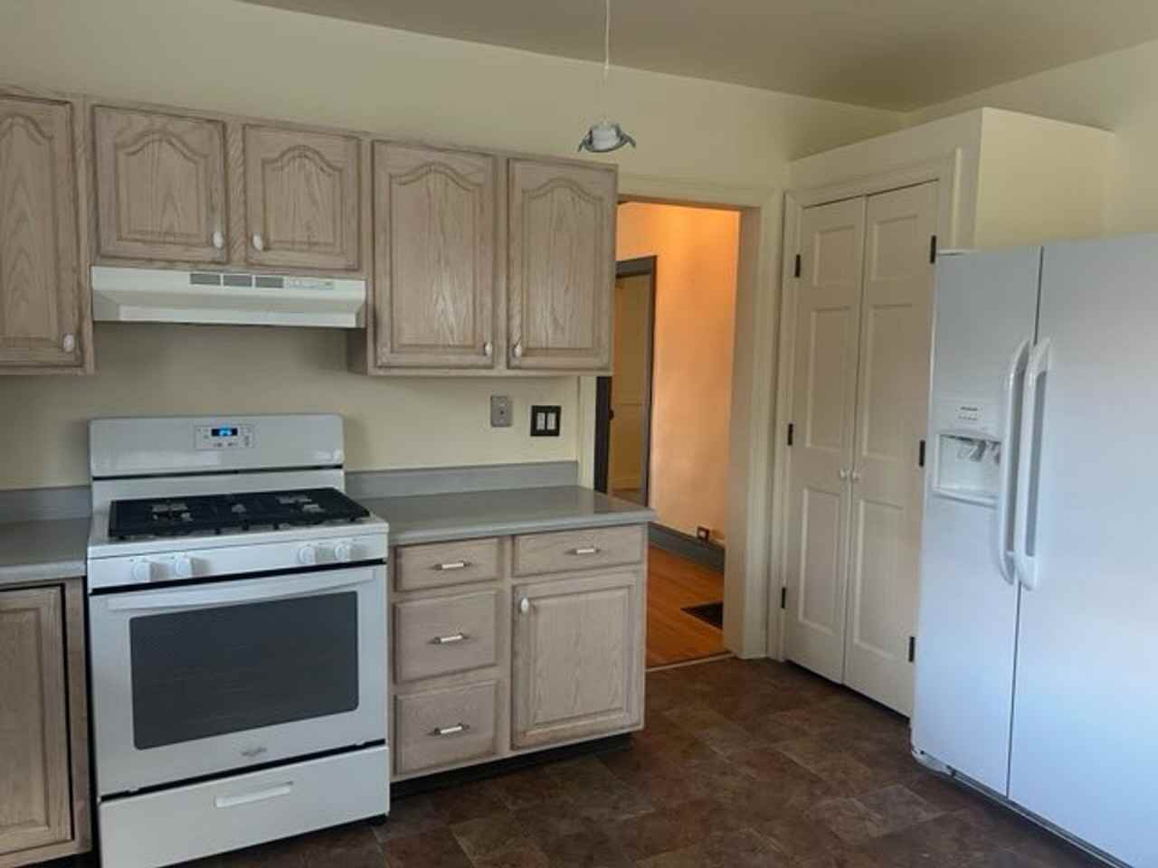 610 7th St - Photo 3 of 11