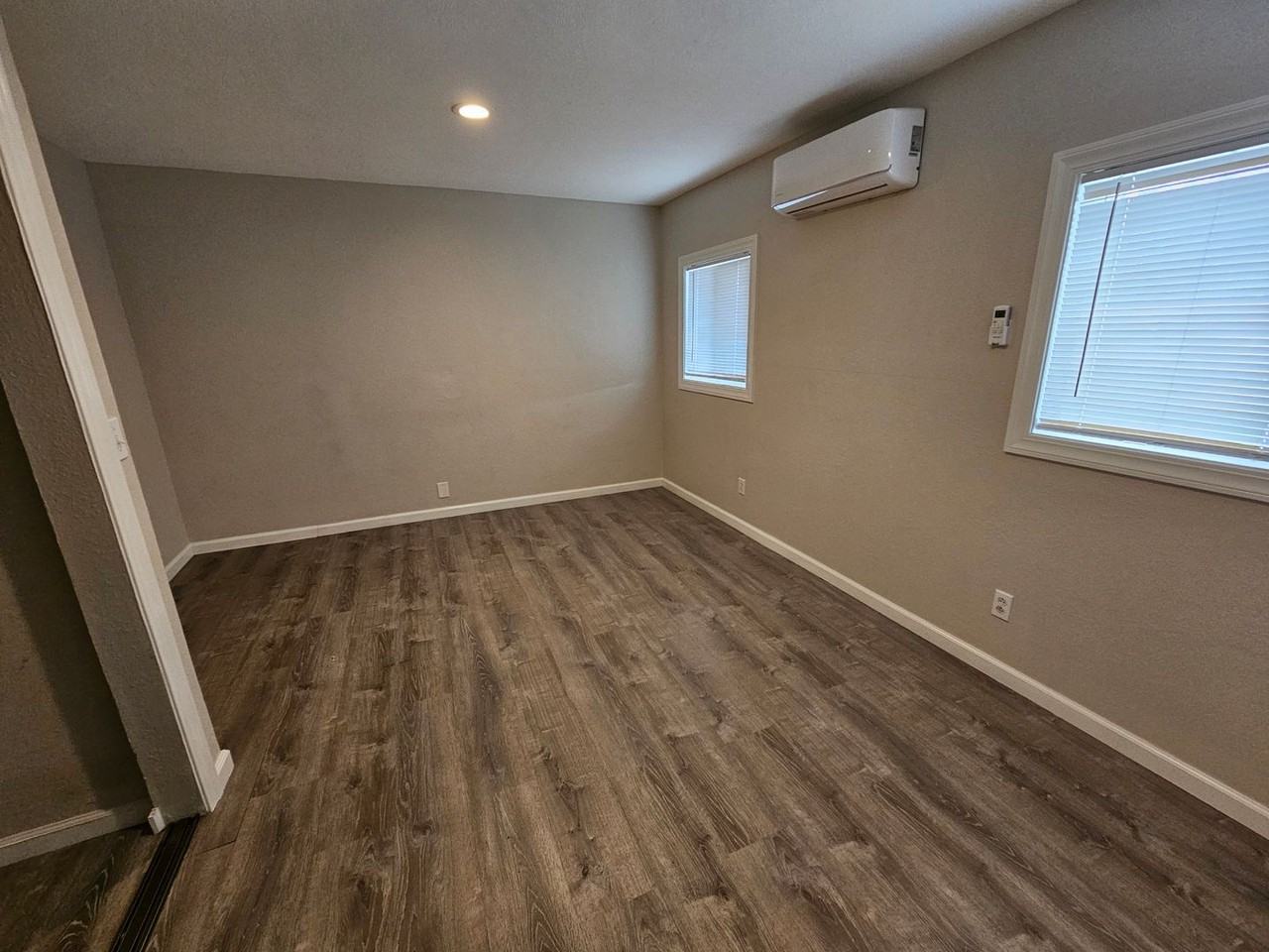 633 Calaveras St - Photo 2 of 17