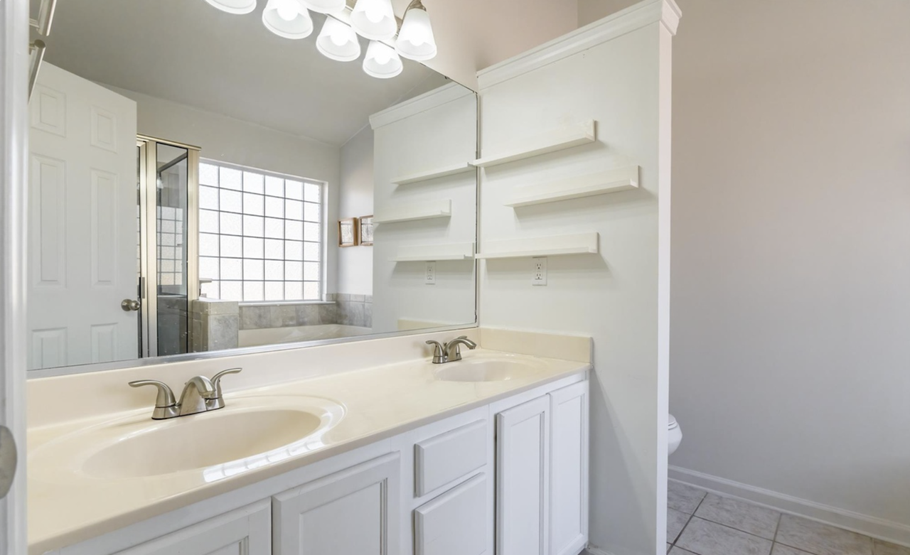 8508 Farnsworth Lane - Photo 5 of 14