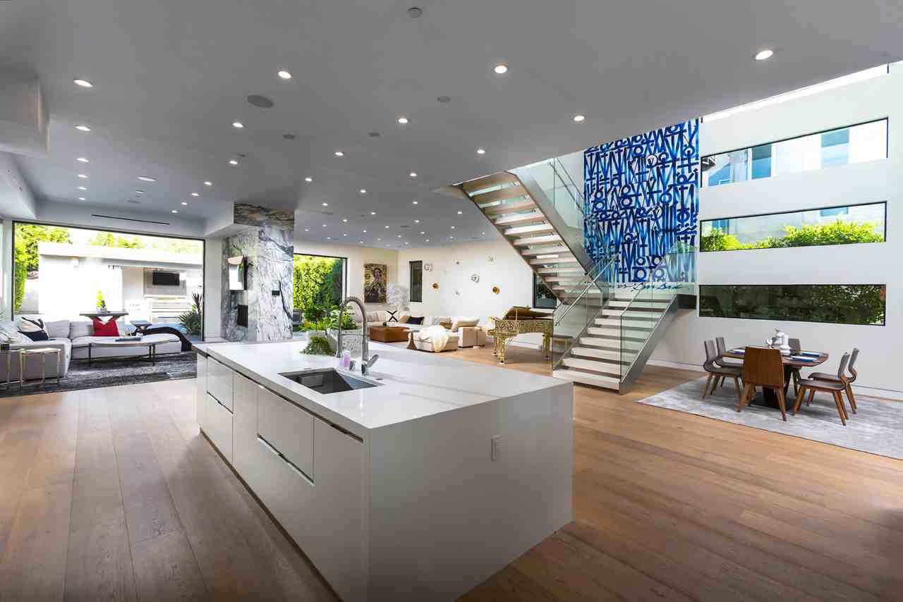 726 N Martel Ave #NA - Photo 4 of 47